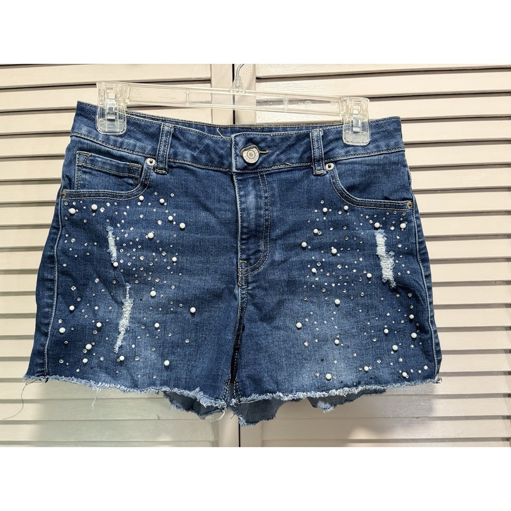 Maurices Raw Hem Pearls/Gems Jean Shorts Mid Rise Size 3/4 Zip‎ Med Wash Summer